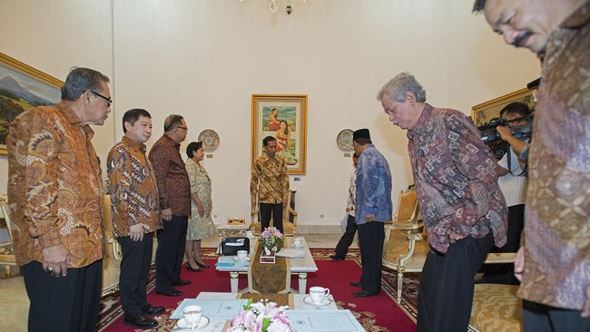 "Kami akan melanjutkan apa yang dilakukan oleh Pak Emil Salim dan pendahulu kami," Ketua Dewan Pertimbangan Presiden (Wantimpres) Sri Adiningsih.