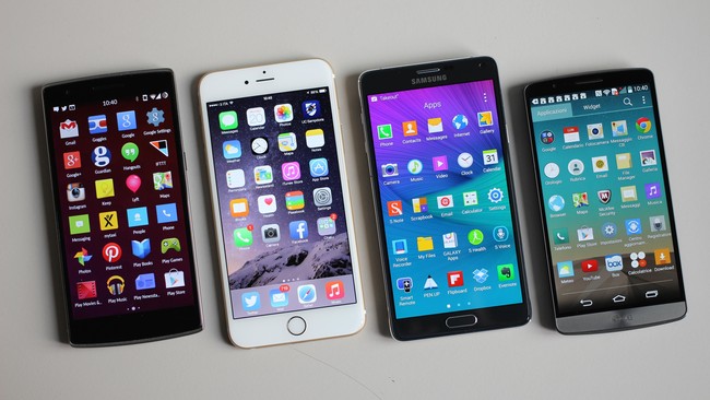 Polisi mengamankan dua pemuda yang terlibat perkelahian. Keduanya mengaku emosi setelah debat panjang soal iPhone dan Android.
