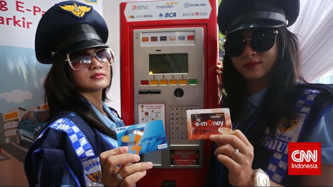 Empat Bank Raksasa Indonesia Satukan Sistem Uang Elektronik Keempat bank tersebut adalah, PT Bank Mandiri Tbk, PT Bank Negara Indonesia Tbk, PT Bank Rakyat Indonesia Tbk dan PT Bank Central Asia Tbk.