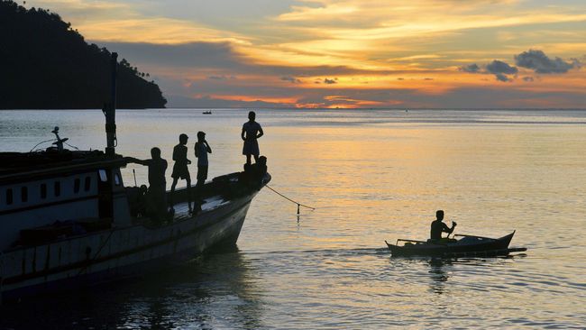Beda 'Restu' Bupati dan Wabup Sangihe Soal Tambang Emas Bupati Sangihe dan wakilnya diduga memiliki prinsip berbeda soal izin tambang emas di wilayah tersebut.
