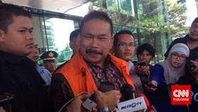 Bonaran Jalani Sidang Perdana Kasus Suap Akil Mochtar