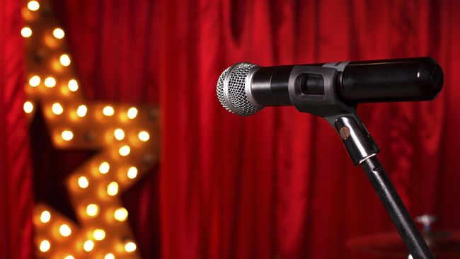 Situs web klub bernama The Experiment Comedy Gallery itu menyebutkan, dengan membuktikan diri muslim bisa masuk gratis dan menonton lawakan tunggal.