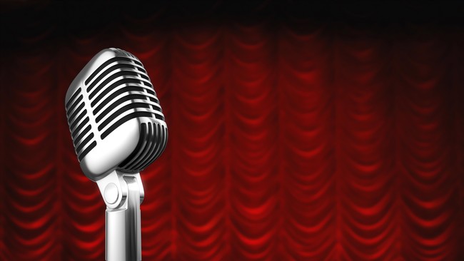 Mengenal lebih dekat genre stand-up comedy dalam dunia komedi di Indonesia. Apa bedanya dengan komedi di negara asalnya?