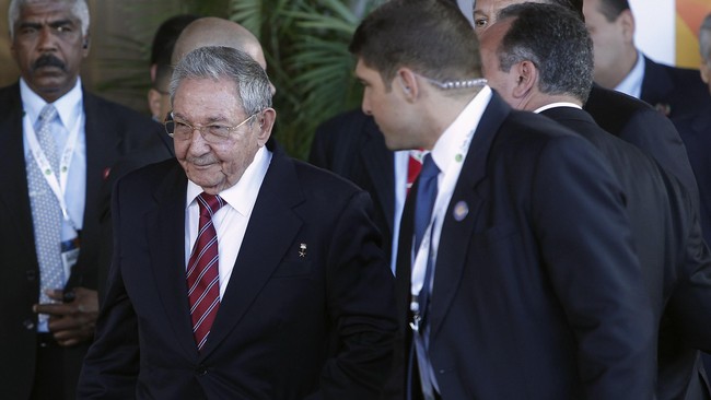Raul Castro mengatakan ia tidak ingin AS ikut campur dalam persoalan internal Kuba atau pemulihan hubungan kedua negara tak akan berarti.