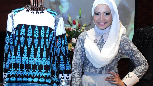 Berbagai tawaran dari stasiun televisi ditolak mentah-mentah oleh Zaskia Sungkar. Ia lebih memilih untuk mengikuti New York Couture Fashion Week.