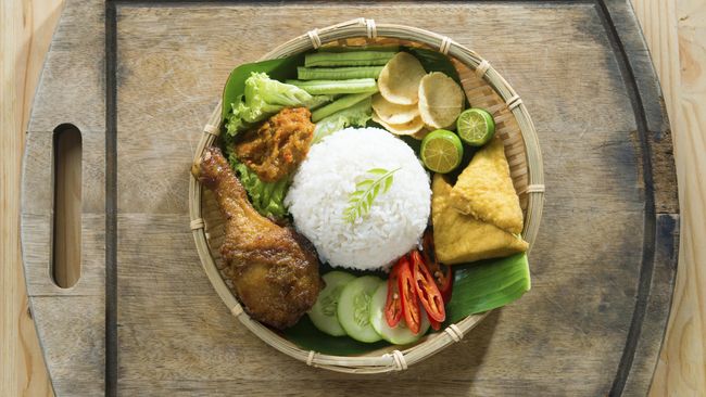 Di antara sejuta rasa rindu yang membuat Anda ingin menginjakkan kali di rumah, makanan merupakan salah satu hal yang membuat rindu itu datang.