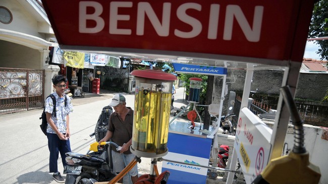 Pertamina memprediksi proporsi penjualan Premium di akhir tahun hanya sebesar 50 persen seiring dengan bergesernya selera konsumen ke bensin berkualitas tinggi.