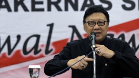 Tjahjo Heran Sumber THR dan Gaji Ke-13 PNS dari APBD Dikritik