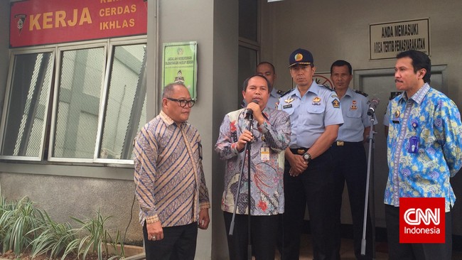 DJP akan menyandera dua wajib pajak (WP) perempuan dan satu WP pria yang terbukti menunggak pajak sekitar Rp 3,7 miliar.