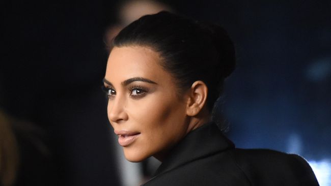 Kim mengawali harinya pada pukul enam pagi dengan olah raga sekitar satu jam. Ia juga merinci dengan detail makanan sehari-hari yang dikonsumsi.