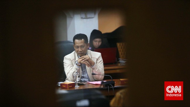 Komisaris Jenderal Budi Waseso mengatakan pihaknya harus menempuh jalan yang cukup panjang untuk menyelesaikan setiap kasus.
