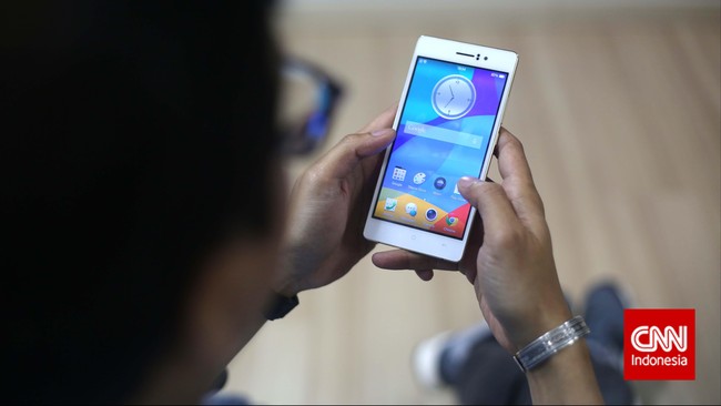 Sebanyak 649 juta masyarakat di Tiongkok mengakses internet dan 557 juta di antara mengakses internet dari perangkat mobile seperti ponsel pintar dan tablet.