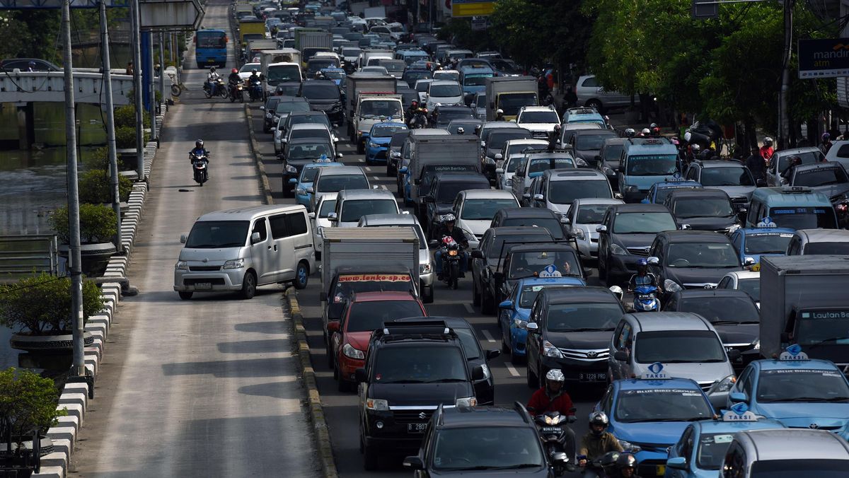 Masih Berani Terobos Jalur Transjakarta? Awas Didenda Segini