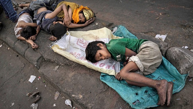 Ratusan pekerja anak di bawah umur diselamatkan pihak kepolisian India dalam razia yang diluncurkan di sejumlah pertokoan di Hyderabad, Jumat (30/1).