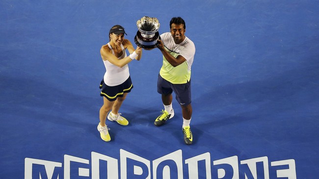 Meski sempat meredup kariernya karena cedera dan hukuman larangan bermain karena menggunakan kokain, Martina Hingis justru berjaya di sektor ganda.