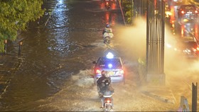 Banjir dan Macet Sambut Pagi Awal Pekan di Jakarta