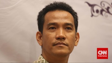 Refly Harun Tiba di Bareskrim Polri Jadi Saksi Kasus Gus Nur Refly Harun memenuhi panggilan Bareskrim Polri untuk menjalani pemeriksaan sebagai saksi dalam kasus dugaan ujaran kebencian dengan tersangka Gus Nur.