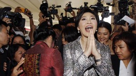 Pendukung Kaos Merah Thailand Bersikap Menunggu