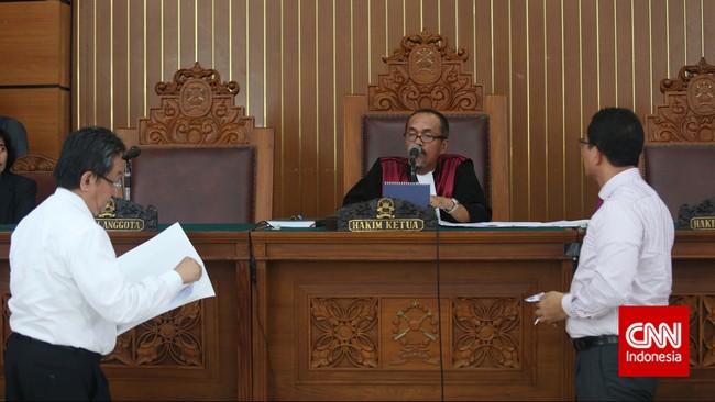 Bambang Widjojanto meminta Mabes Polri dan Budi Gunawan tidak mengubah materi gugatan seperti yang mereka lakukan sebelumnya.