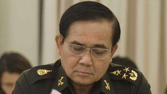 PM Thailand Prayut Chan-o-cha dan anggota kabinet membatalkan rencana divaksin corona buatan AstraZeneca setelah muncul laporan memicu gumpalan darah di Eropa.