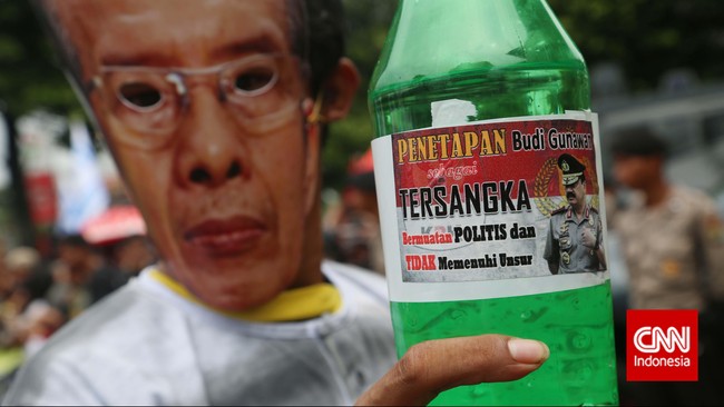 Tiga orang anggota Dewan Pertimbangan Presiden menyaring pendapat anggota dewan dalam persoalan Budi Gunawan