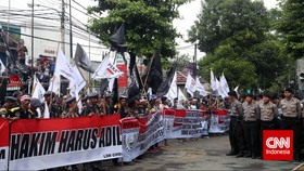 Sopir Angkutan Stres Gara-Gara Sidang Budi Gunawan