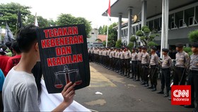 KPK Absen, Hakim Tunda Sidang Praperadilan Budi Gunawan
