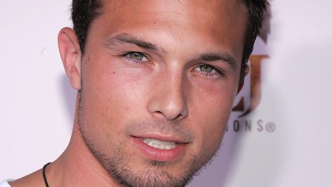 Ricardo Medina Jr. (36) aktor serial Power Ranger yang diberitakan ditangkap polisi, akhirnya dibebaskan dari penjara.