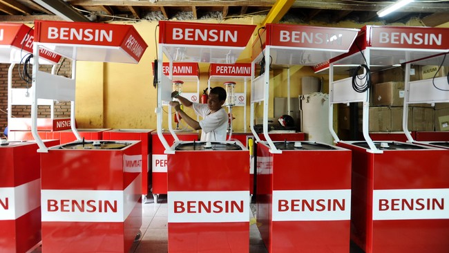 PT Pertamina (Persero) menilai perlu keterlibatan aparat penegak hukum dan pemerintah untuk menertibkan maraknya penjual BBM eceran, Pertamini.