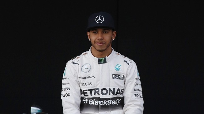 Sang juara dunia balap Formula One (F1) 2014, Lewis Hamilton telah menyatakan kesiapannya untuk kembali menginjak gas dalam-dalam di kompetisi musim ini.