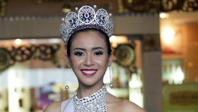 Elvira Devinamira Kecanduan Berakting