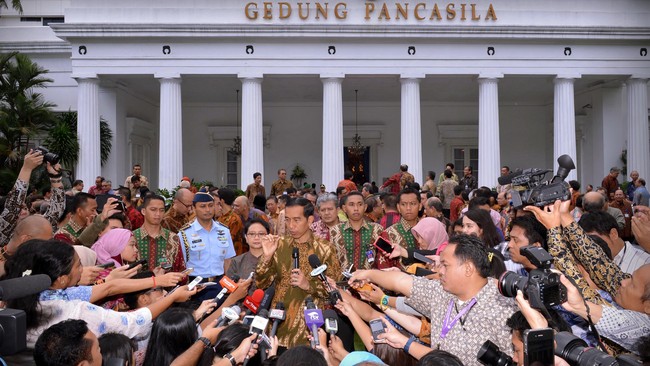 Secara prinsip, Kemlu mengungkapkan bahwa pemerintah hanya menerima ormas asing yang negara asalnya punya hubungan diplomatis dengan Indonesia.
