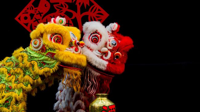 Alkisah, pada masa Dinasti Qing, di sebuah wilayah di Tiongkok, ada monster yang mengganggu ketenteraman penduduk setempat.