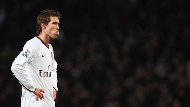 Mantan penggawa Arsenal dan Barcelona yang berusia 33 tahun, Alexander Hleb, kini terdampar di Liga Turki bersama klub Genclerbirligi SK.