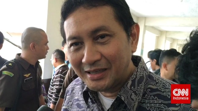 Belum adanya kepastian hukum atau inkrah membuat negara masih mengeluarkan duit bagi para tersangka, Udar Pristono salah satunya tersangka korupsi TransJakarta.