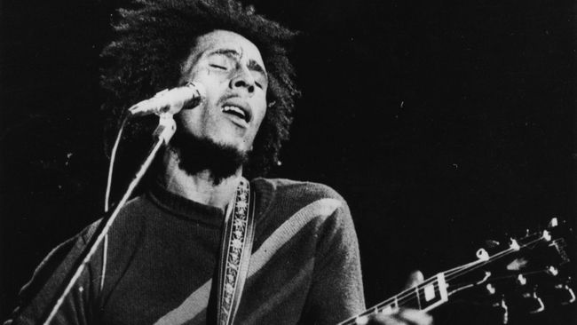 Jumat (6/2) ini, Bob Marley genap 70 tahun, jika masih hidup. Meski jasadnya sudah tiada, musiknya masih abadi. Bicara reggae, identik bicara Bob Marley.