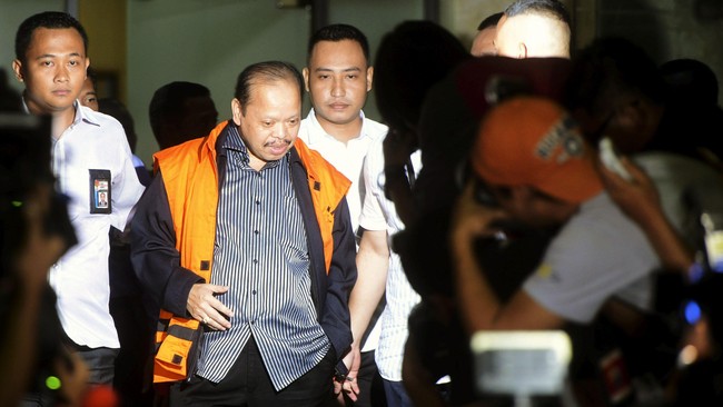 "Gugatan praperadilan sepertinya akan datang bergelombang," kata Johan Budi. Setidaknya Suryadharma Ali dan Sutan Bhatoegana telah mengajukan praperadilan.