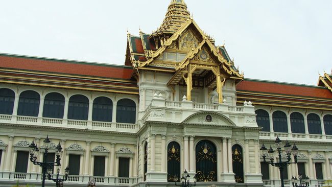 Thailand akan menerapkan aturan baru untuk wisatawan mancanegara yang hendak berkunjung ke negara tersebut mulai 1 Mei 2025.