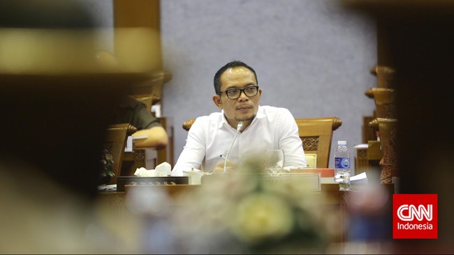 Menteri Ketenagakerjaan Hanif Dhakiri menilai layanan satu pintu bagi TKI di daerah bisa meningkatkan perlindungan atas penempatan TKI.