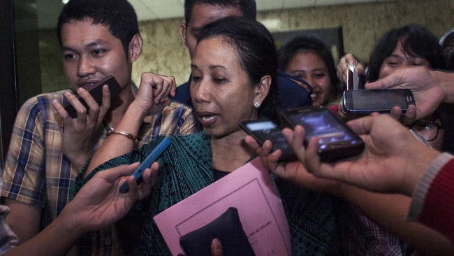 OJK optimistis perbankan syariah pelat merah bisa menjadi lokomotif pengembangan ekonomi syariah jika merger antara bank syariah pelat merah dilakukan.