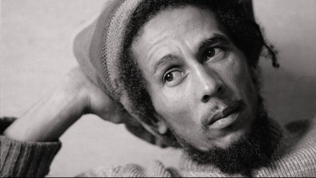 Kemana pun ia pergi, seorang Nesta Robert Marley selalu ingin membawa dan memainkan bola, bahkan sampai ke lubang kuburnya.