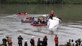 Korban Selamat Kecelakaan TransAsia Berenang ke Tepi Sungai