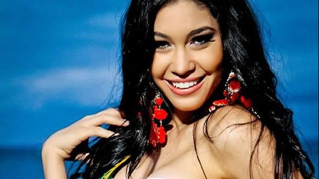 Runner up pertama Miss Amazon 2015, Sheislane Hayalla tak bisa menerima kenyataan bahwa ia bukanlah penerima gelar dan mahkota Miss Amazon 2015.