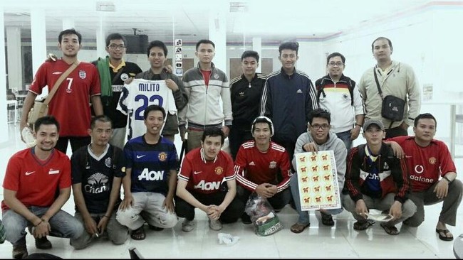 Kolektor jersey meminta pemerintah tidak melarang impor jersey original yang selama ini menjadi koleksi mereka.