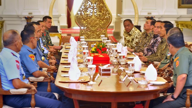 Jabatan Kepala Staf Angkatan Darat saat ini masih lowong setelah Jenderal Gatot Nurmantyo menjadi Panglima TNI. 