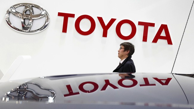 Walau laba bersih jatuh, nilai penjualan kendaraan Toyota meningkat.