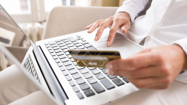 Konsumen Indonesia semakin getol belanja online. Dibandingkan tahun lalu, terjadi kenaikan penjualan hingga belasan kali lipat.