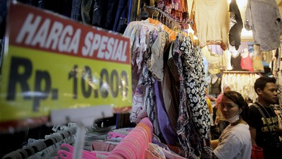 Penerapan Tarif Bea Masuk Berhasil Tekan Impor Pakaian Jadi