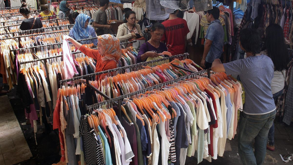 Baju Impor Bekas Banjiri RI 3.600 Ton Sepanjang 2024