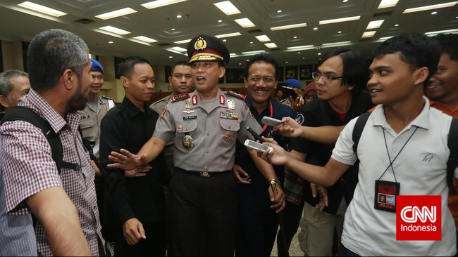 Kabareskrim Komisaris Jenderal Budi Waseso meminta ICW tidak terlalu sering menyimpulkan perkara yang tengah ditangani kepolisian.